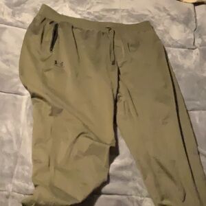 Under Armour Green Sweatpants for Ultimate Comfort